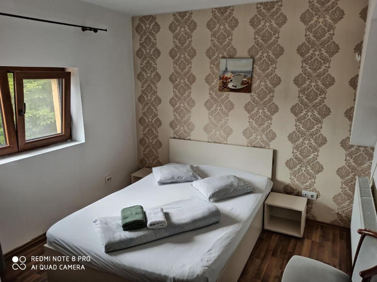 Quik Hotel Brasov Exterior photo